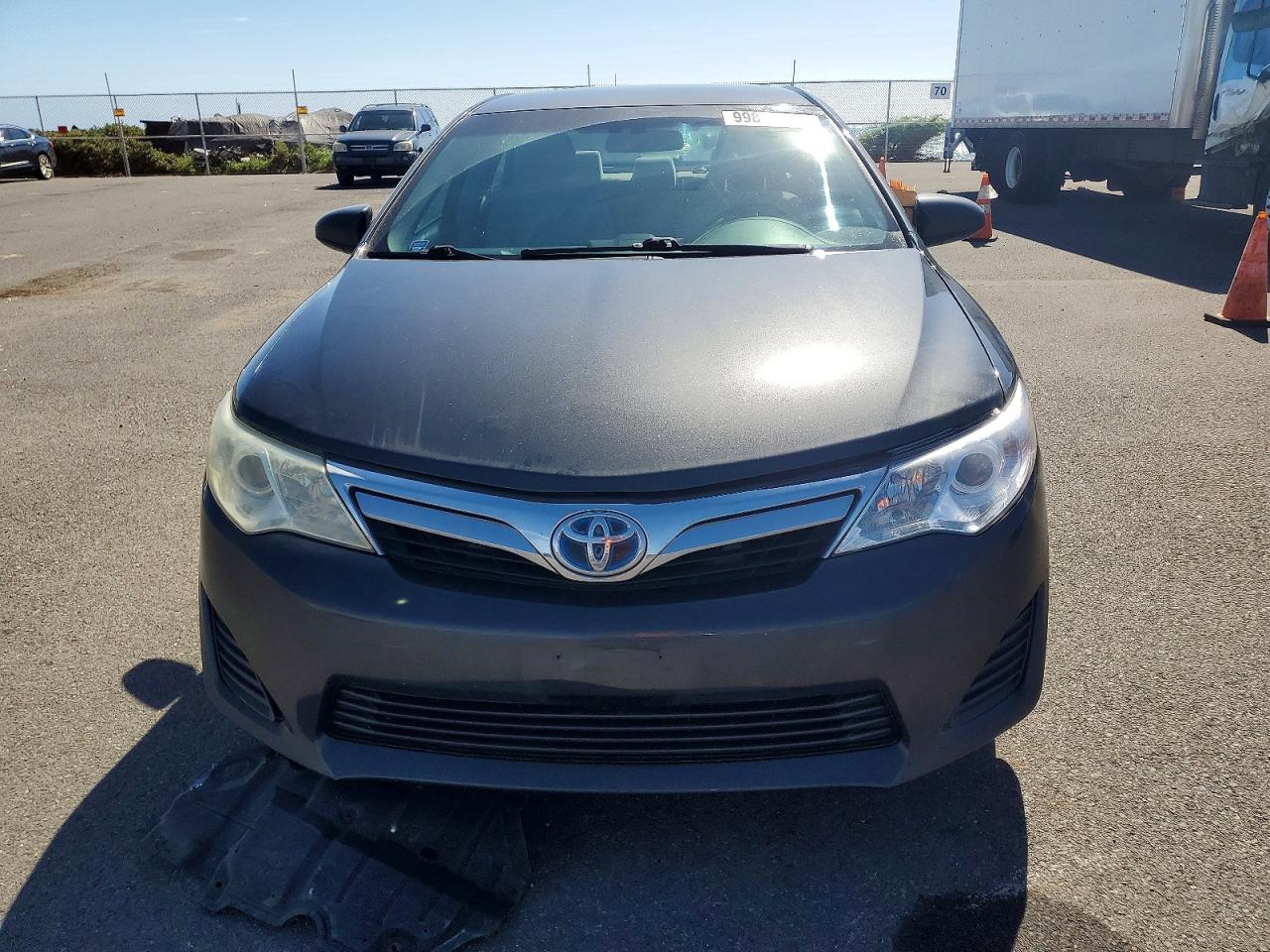 2013 TOYOTA CAMRY photo 9