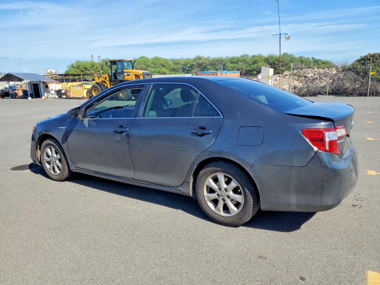 2013 TOYOTA CAMRY photo 3