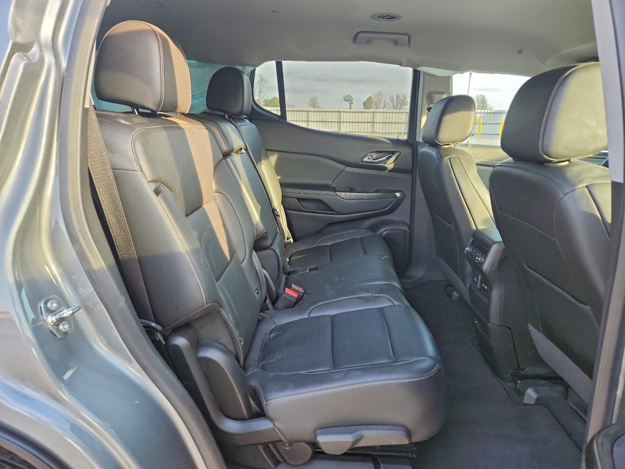 2023 GMC ACADIA SLT photo 11