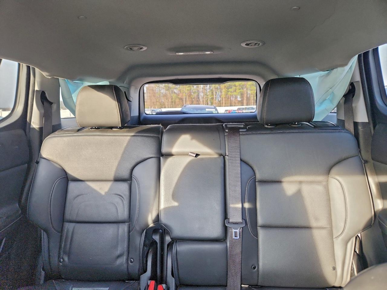 2023 GMC ACADIA SLT photo 10