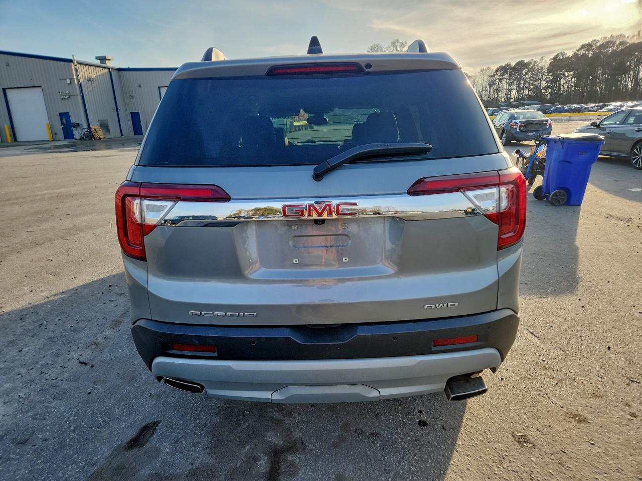2023 GMC ACADIA SLT photo 6