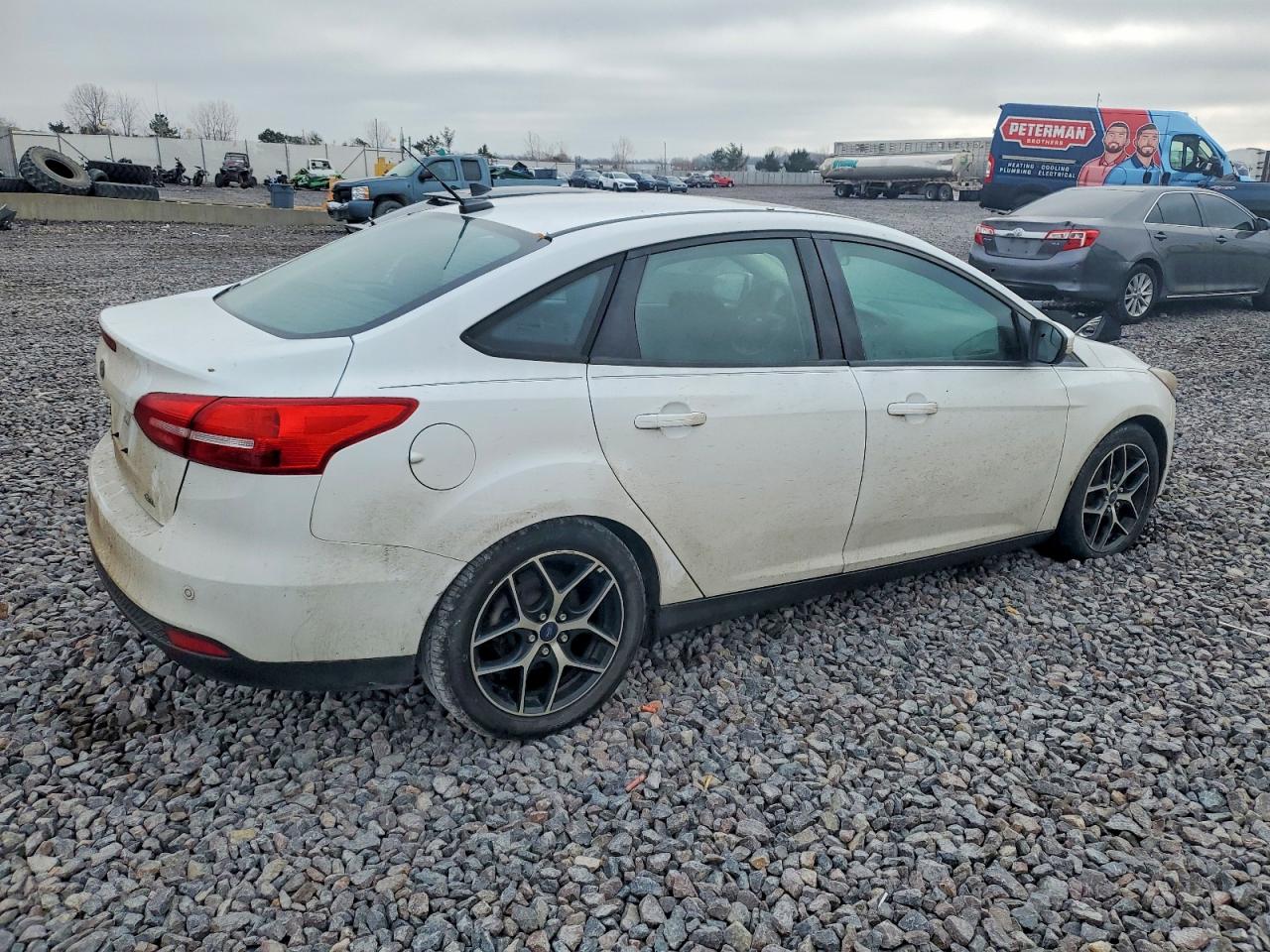 2017 FORD FOCUS SEL photo 3