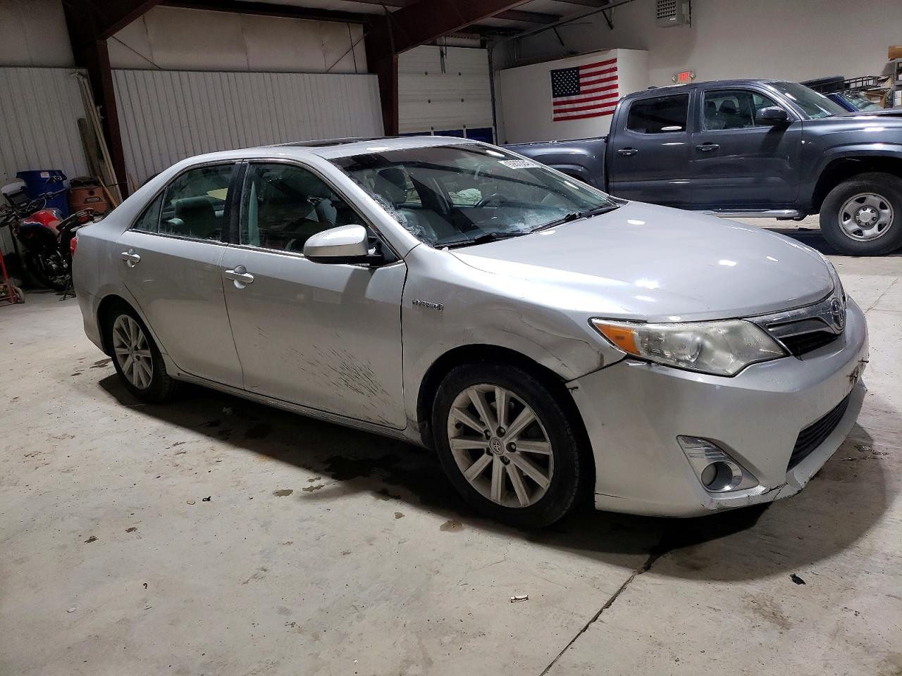 2012 TOYOTA CAMRY HYBRID photo 4
