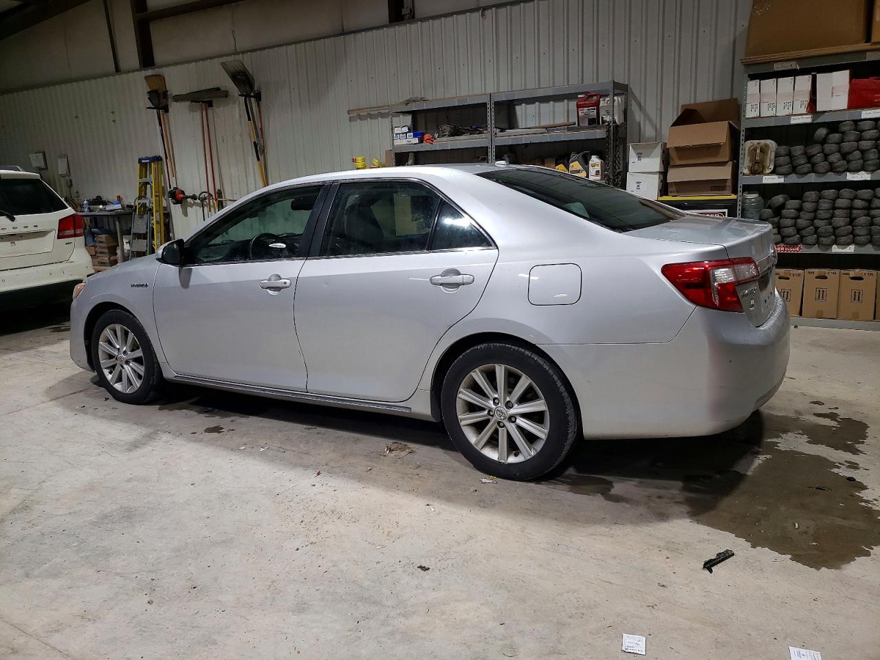 2012 TOYOTA CAMRY HYBRID photo 2