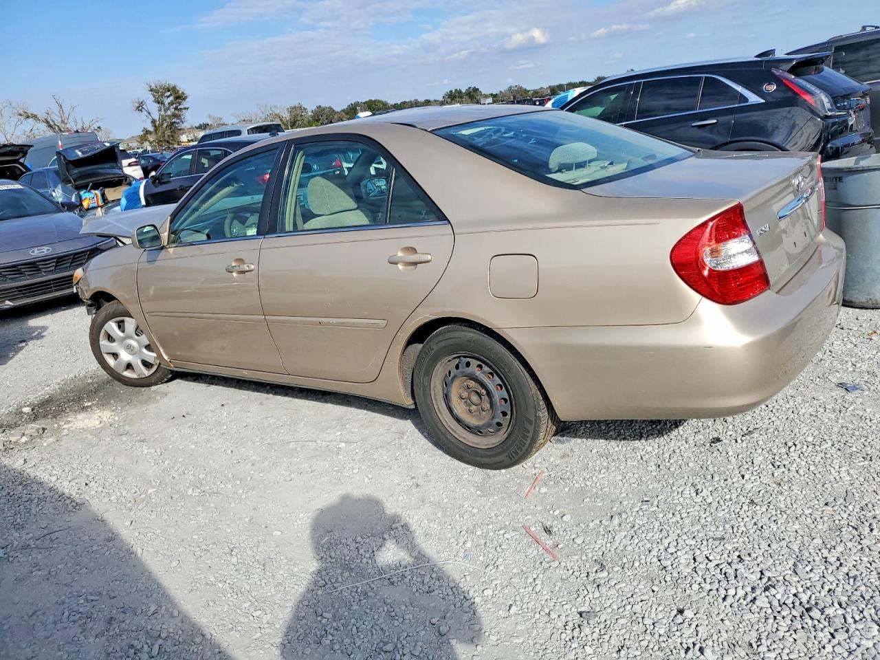 2002 TOYOTA CAMRY LE photo 2