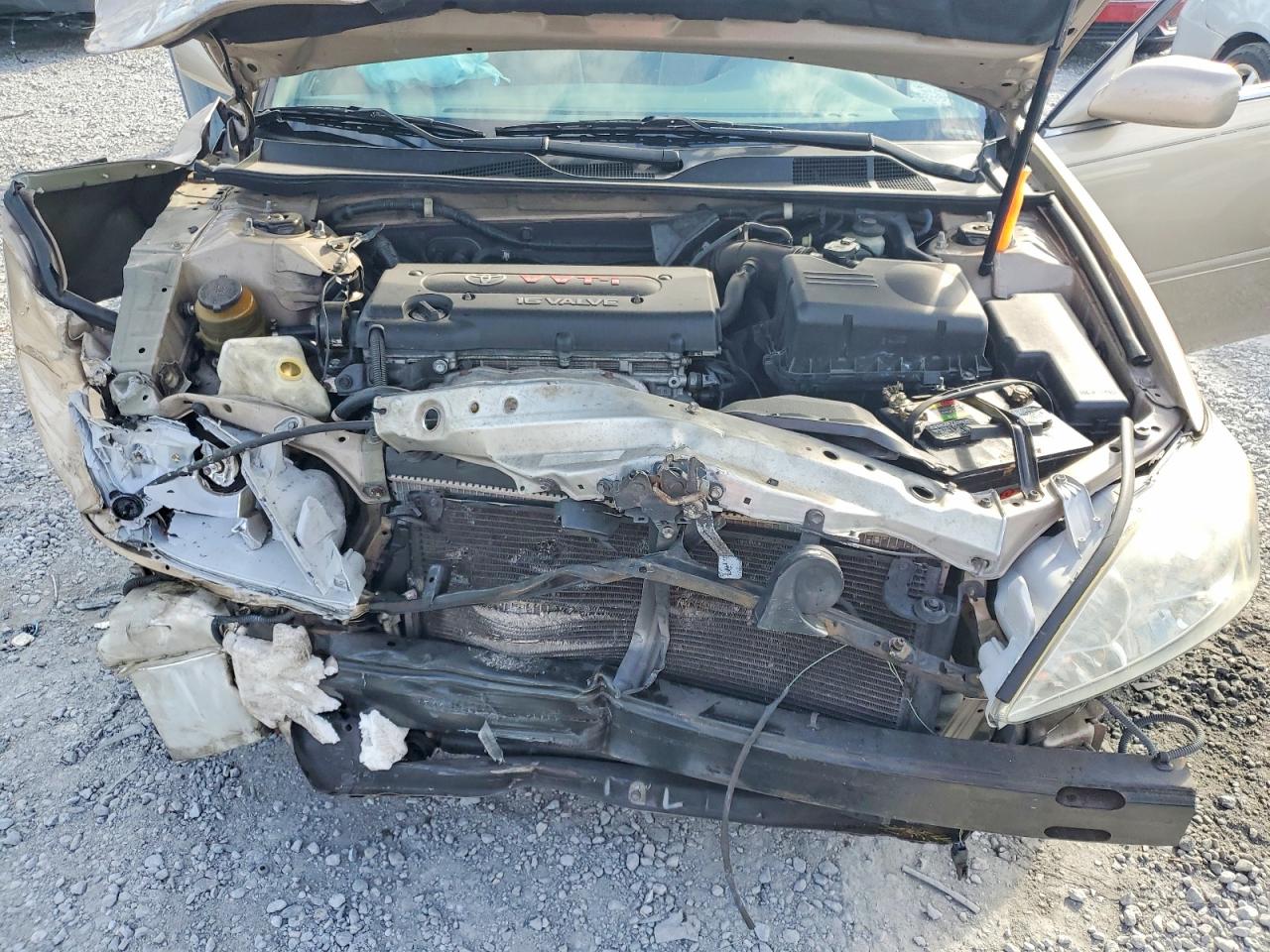 2002 TOYOTA CAMRY LE photo 11