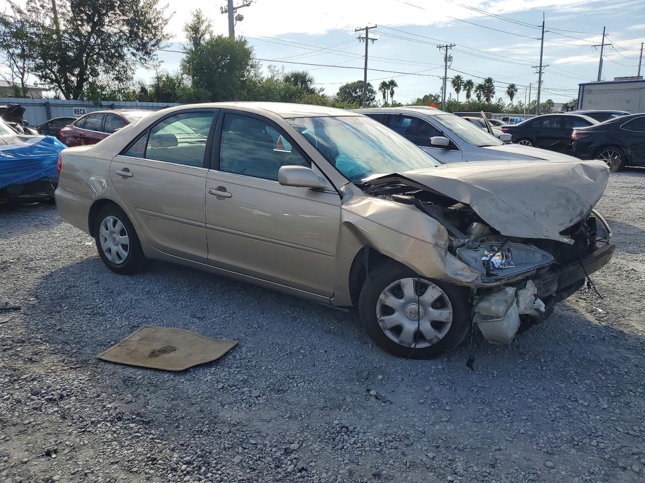 2002 TOYOTA CAMRY LE photo 4