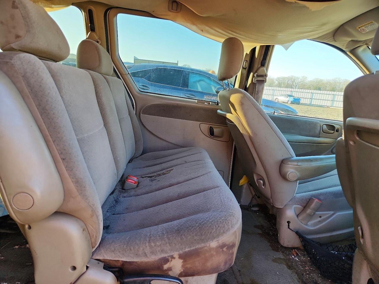 2001 CHRYSLER TOWN & COUNTRY LX photo 10