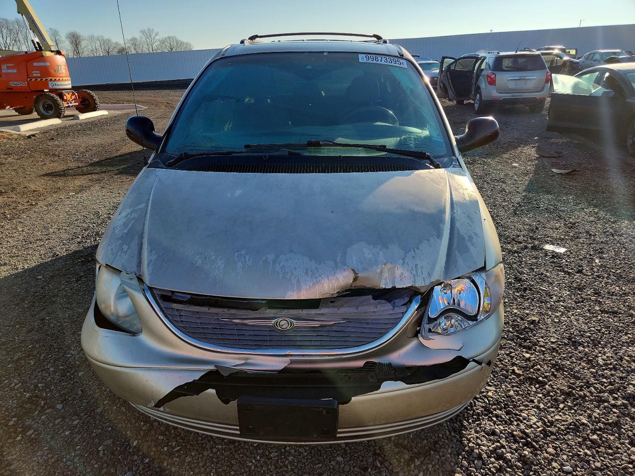 2001 CHRYSLER TOWN & COUNTRY LX photo 5