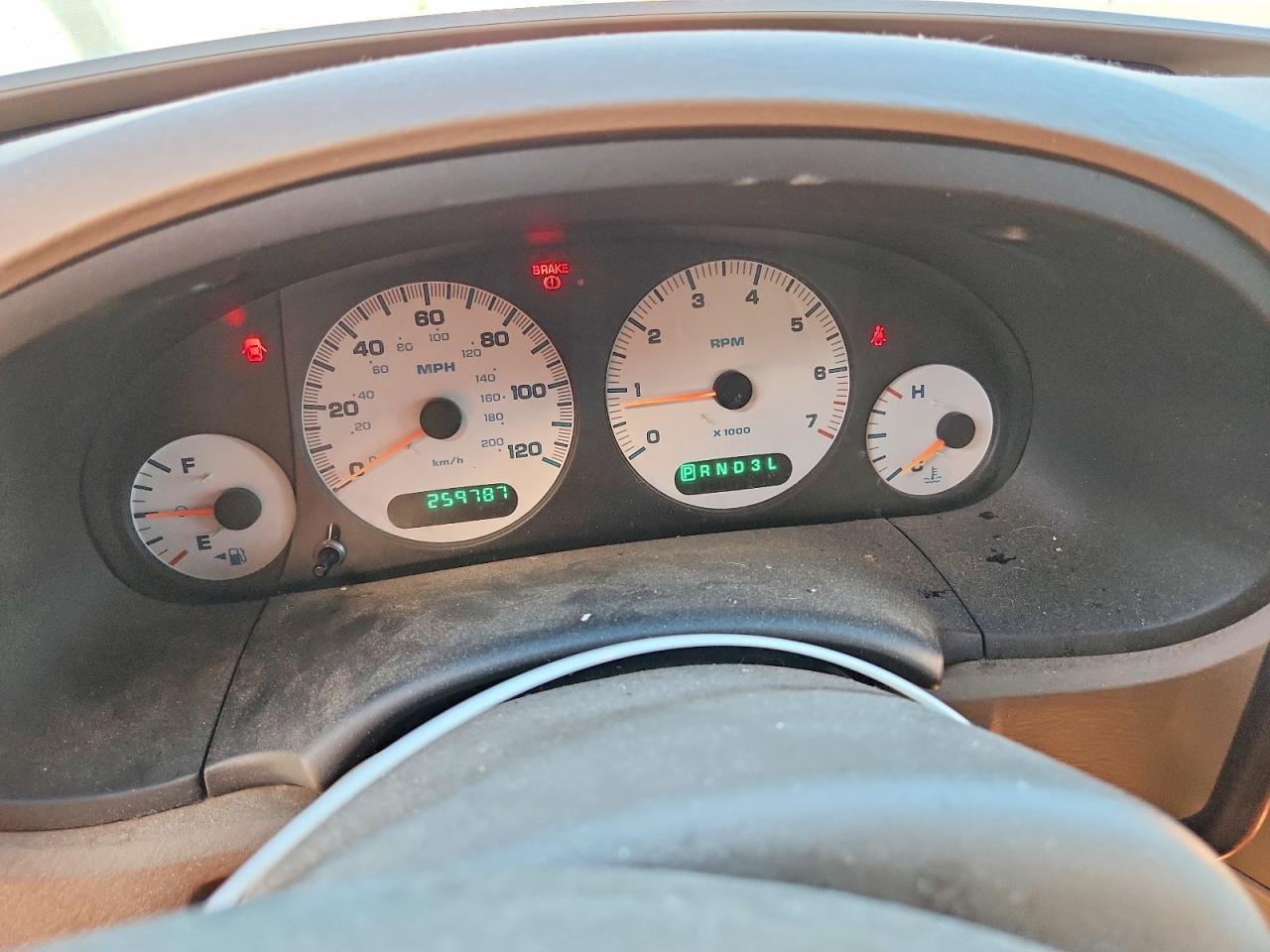 2001 CHRYSLER TOWN & COUNTRY LX photo 9