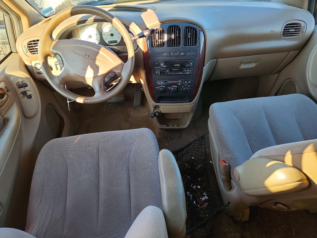 2001 CHRYSLER TOWN & COUNTRY LX photo 8