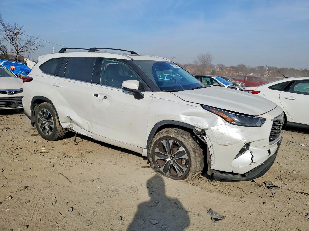 2022 TOYOTA HIGHLANDER XLE photo 4