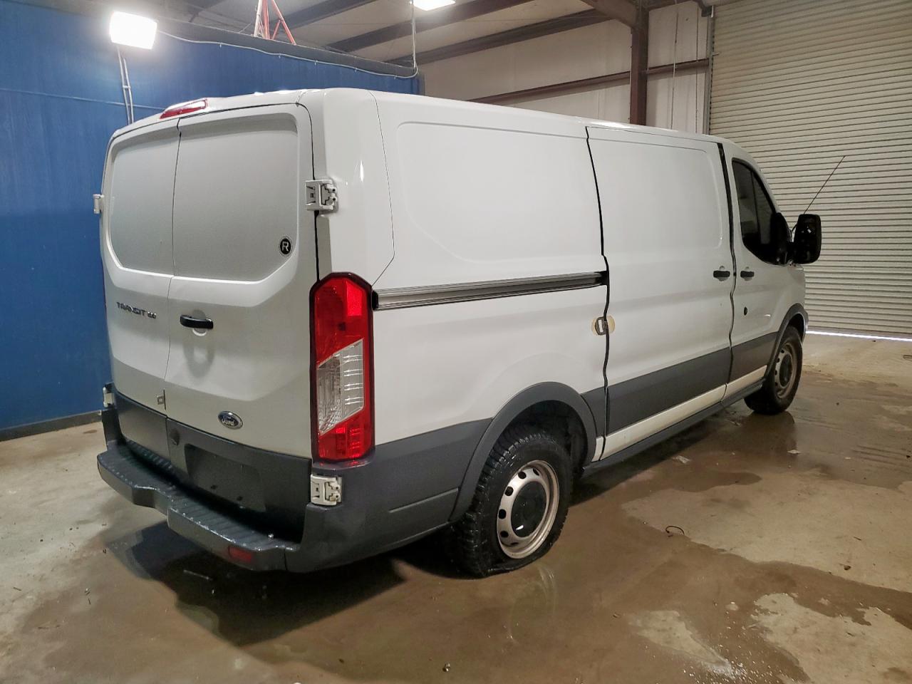 2018 FORD TRANSIT T-150 photo 3