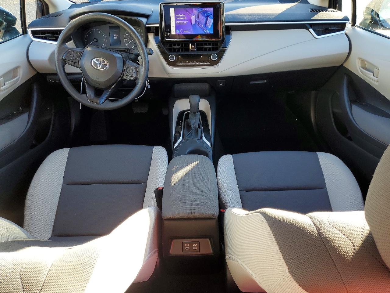 2025 TOYOTA COROLLA LE photo 8