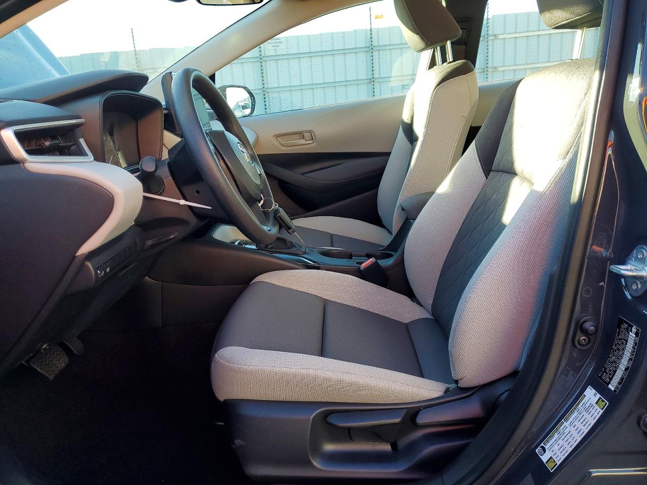 2025 TOYOTA COROLLA LE photo 7