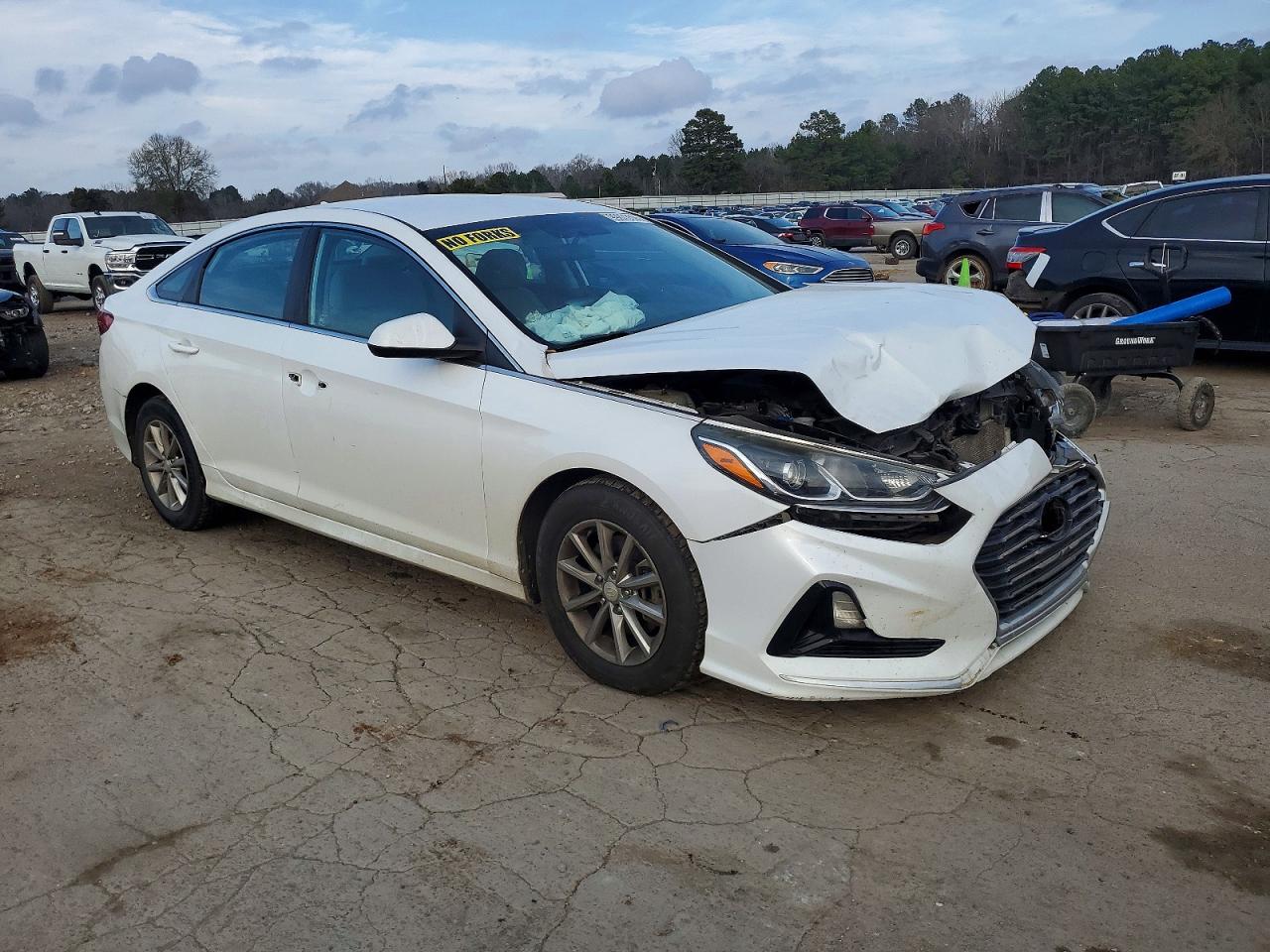 2018 HYUNDAI SONATA SE photo 4