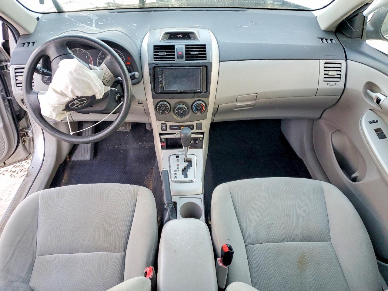 2013 TOYOTA COROLLA BASE photo 8