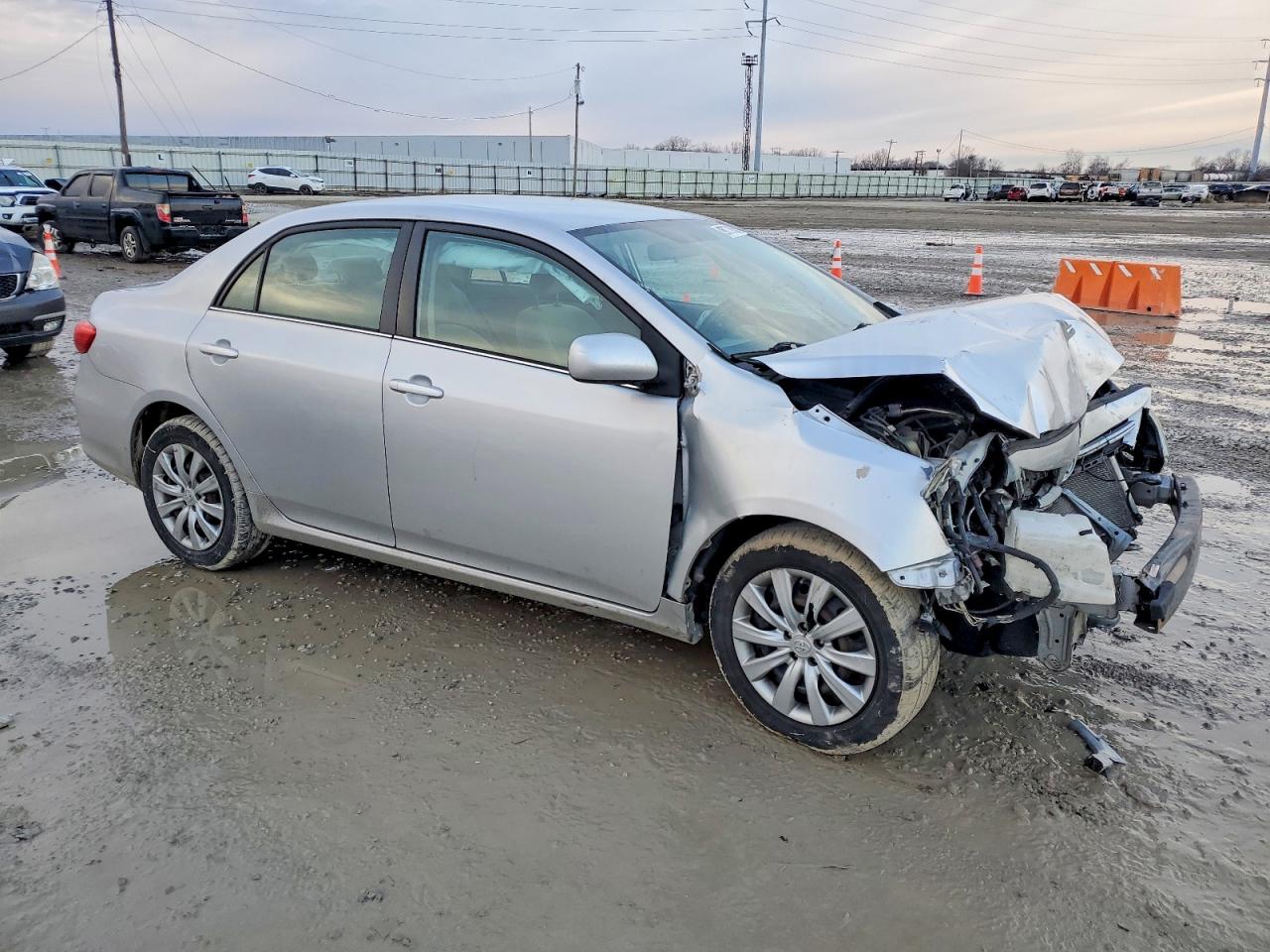 2013 TOYOTA COROLLA BASE photo 4