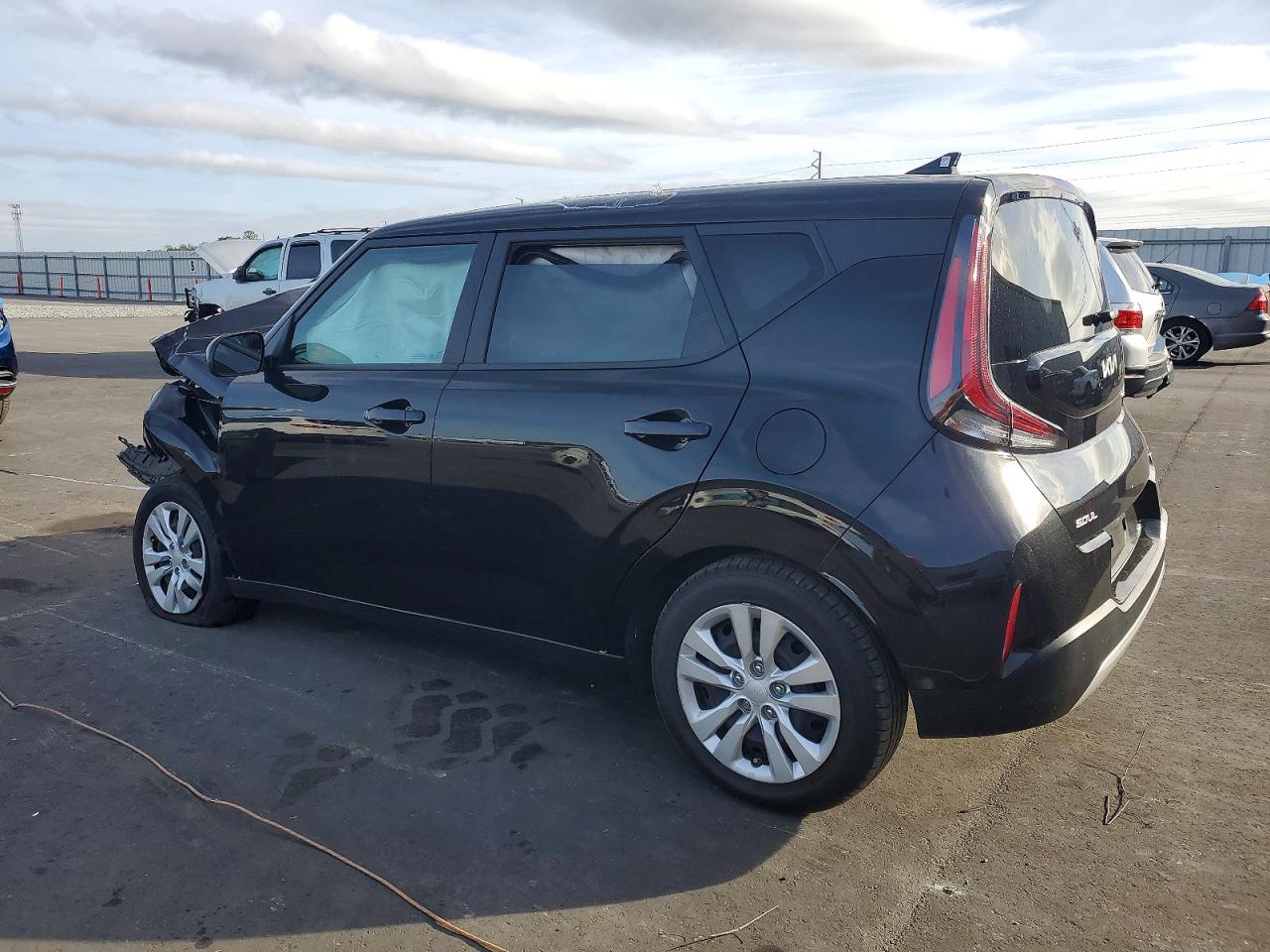 2025 KIA SOUL LX photo 2