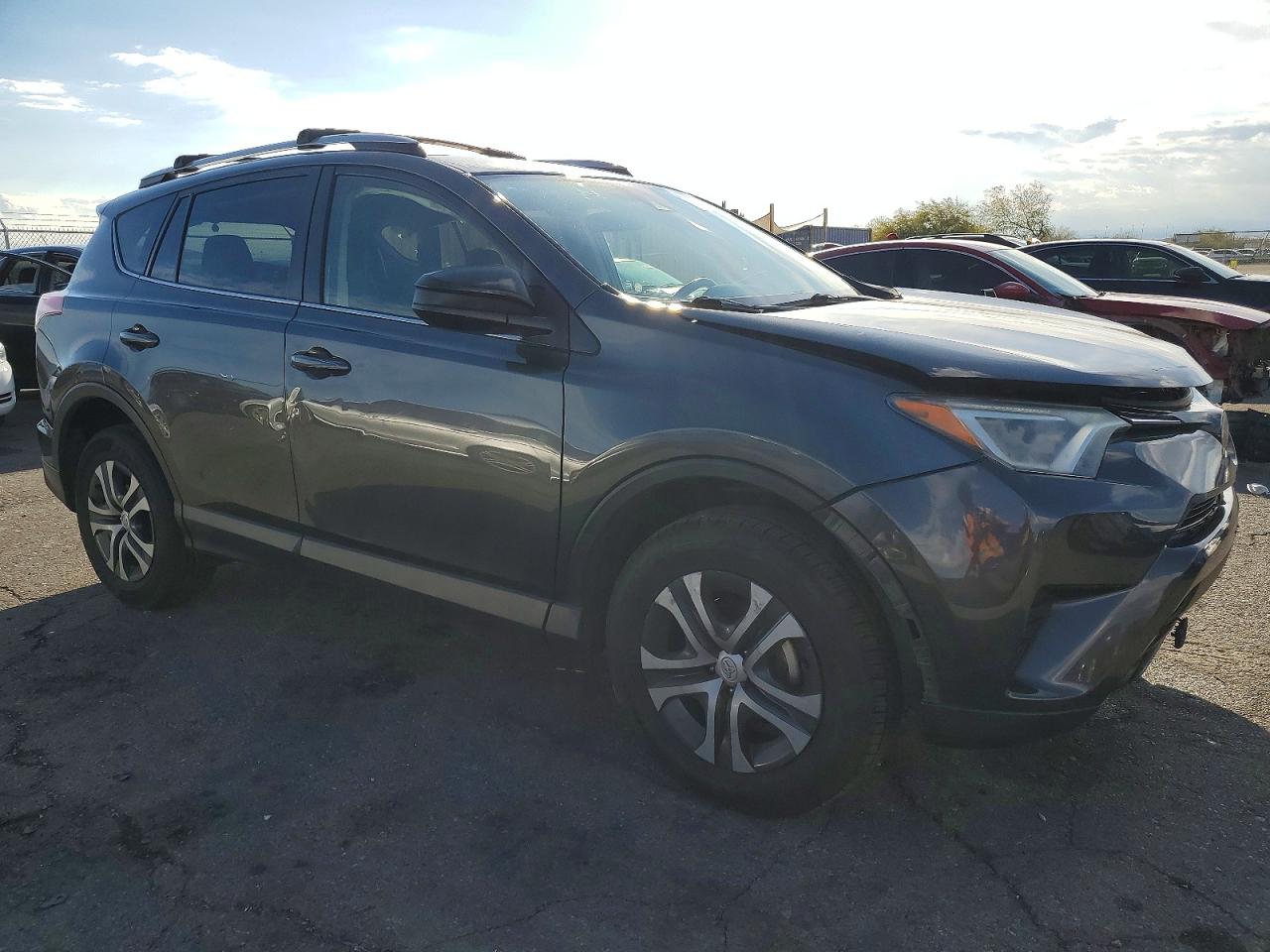 2017 TOYOTA RAV4 LE photo 4