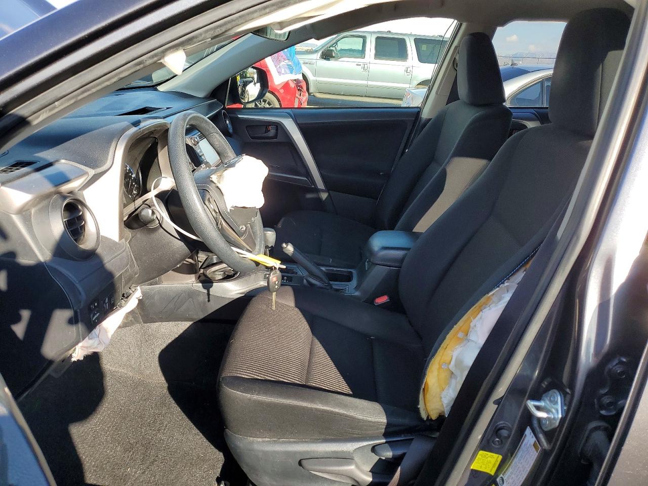 2017 TOYOTA RAV4 LE photo 7
