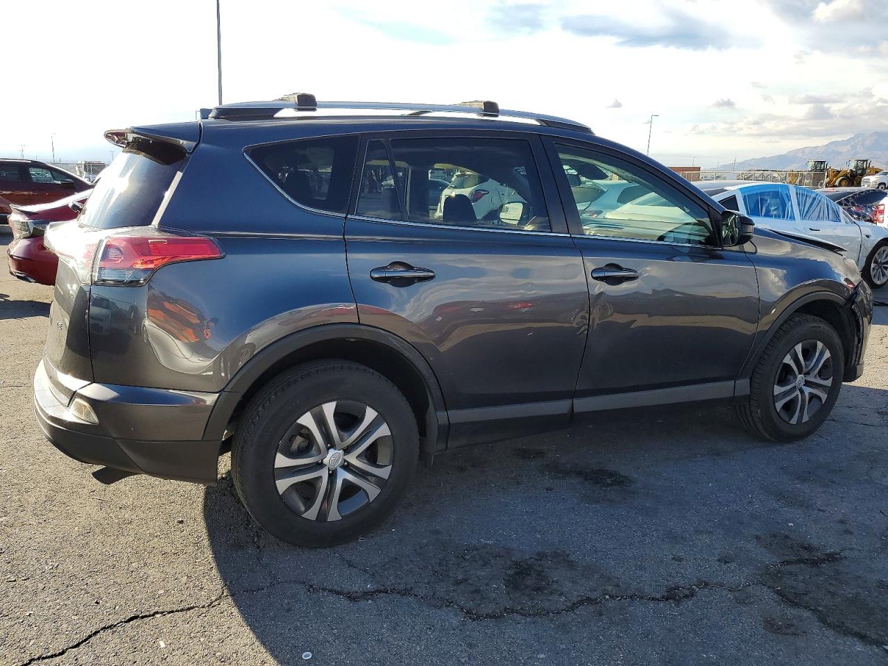 2017 TOYOTA RAV4 LE photo 3