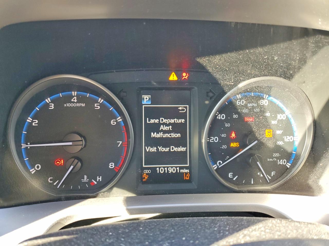 2017 TOYOTA RAV4 LE photo 9