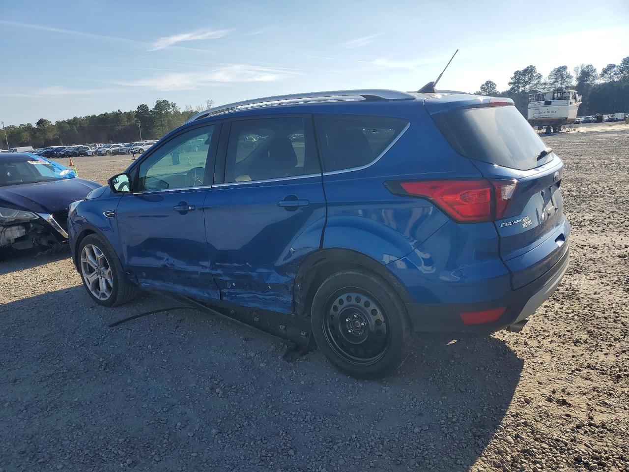 2019 FORD ESCAPE TITANIUM photo 2