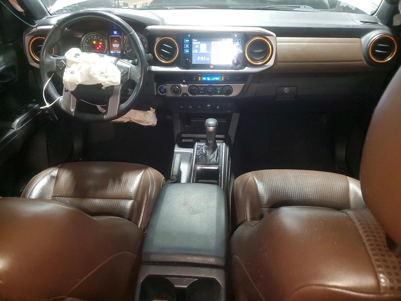 2017 TOYOTA TACOMA LIMITED photo 22