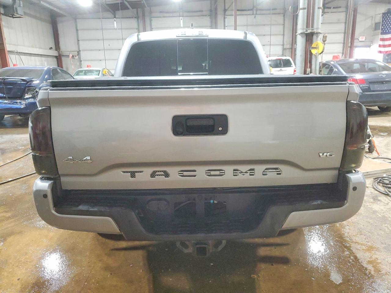 2017 TOYOTA TACOMA LIMITED photo 16