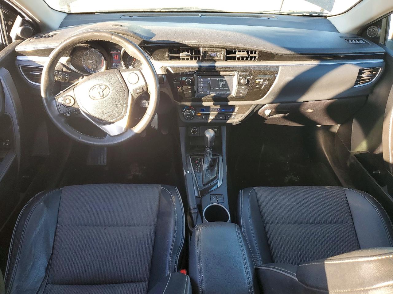 2016 TOYOTA COROLLA L photo 8