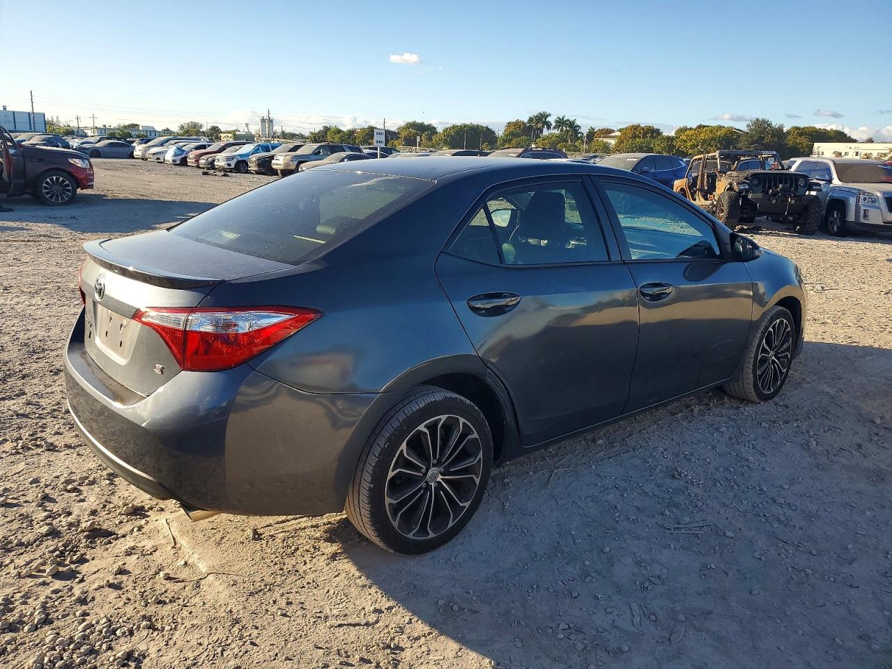 2016 TOYOTA COROLLA L photo 3