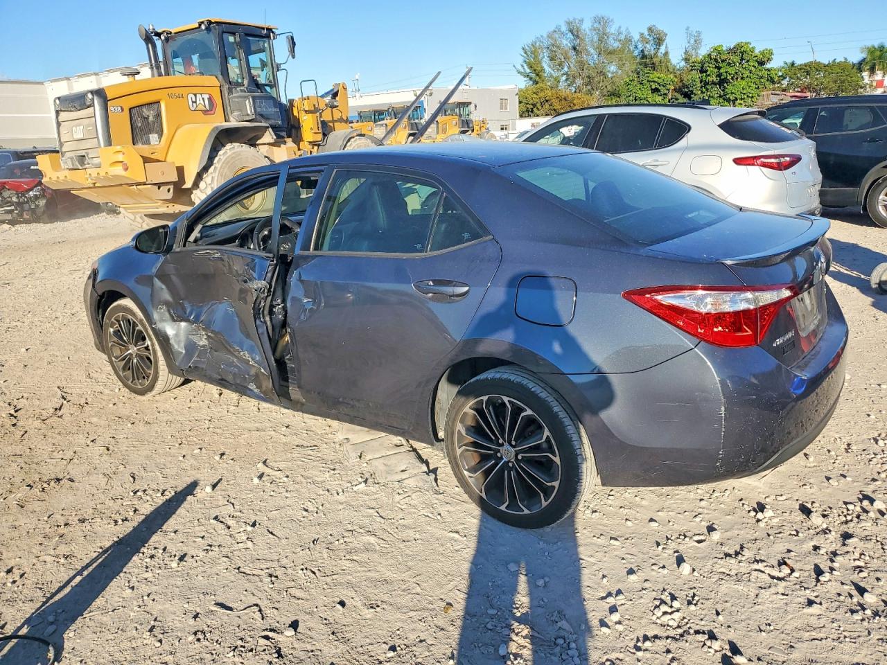 2016 TOYOTA COROLLA L photo 2