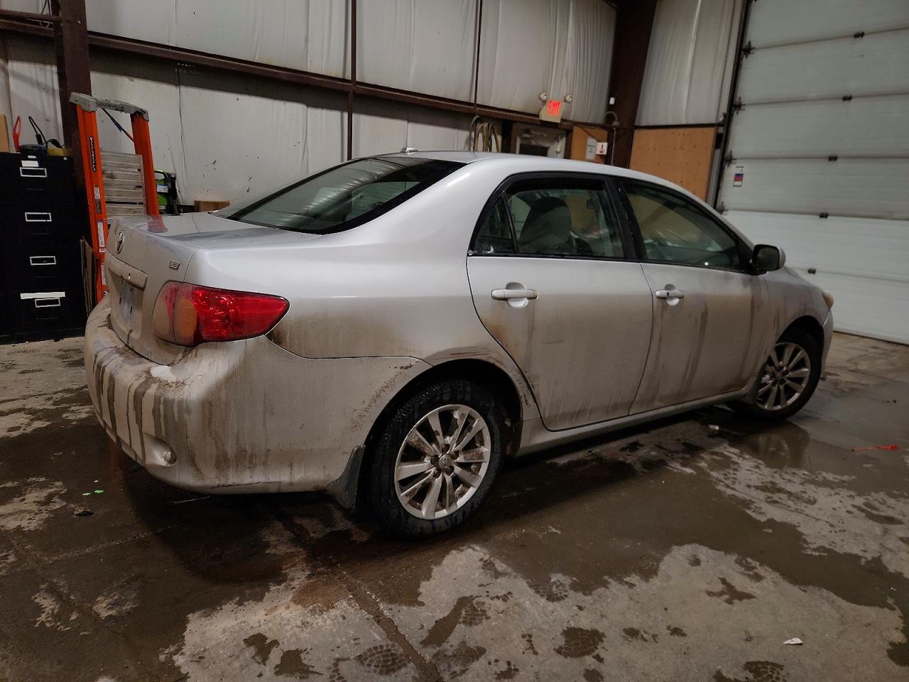 2010 TOYOTA COROLLA BASE photo 3