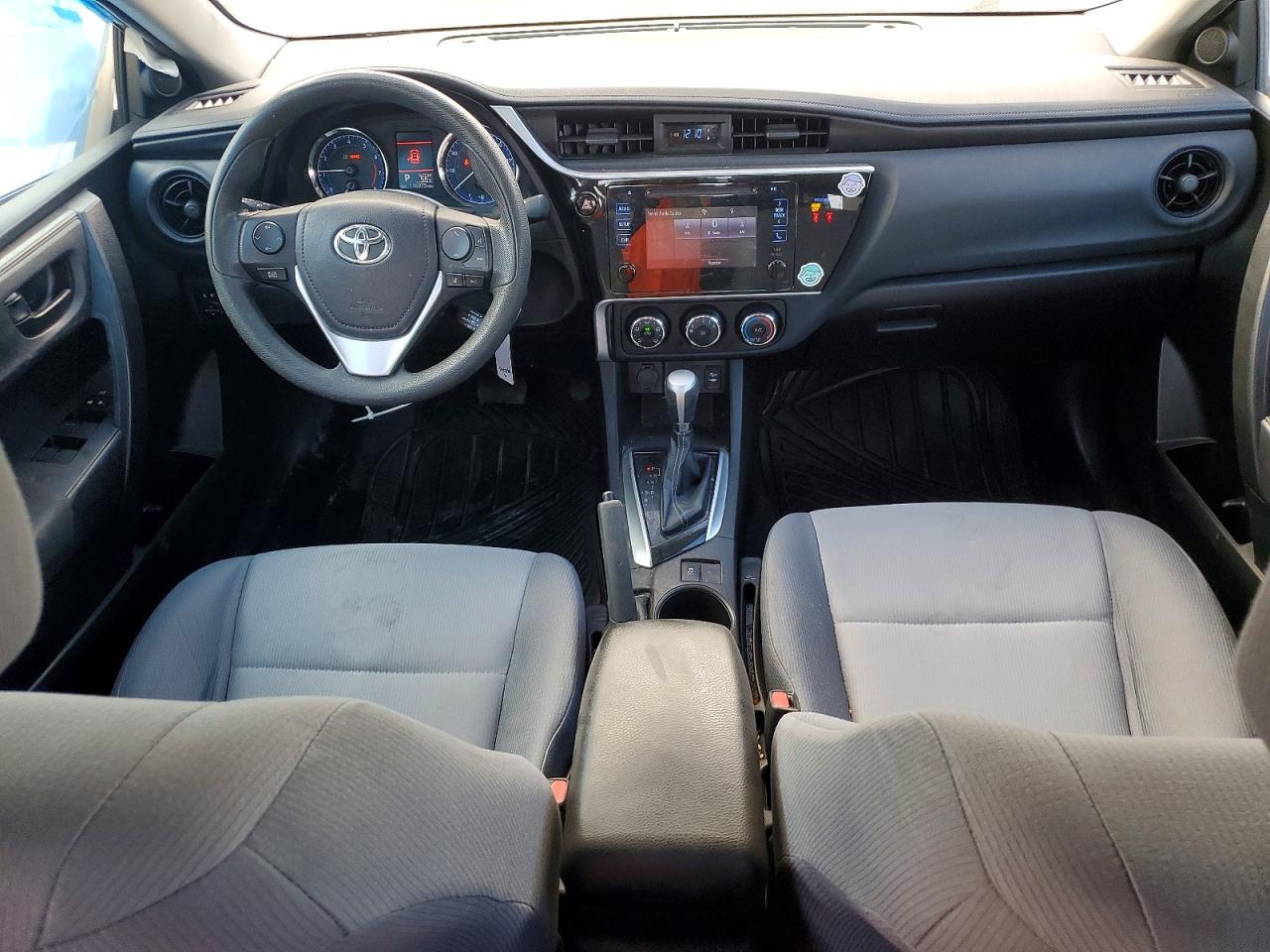 2019 TOYOTA COROLLA L photo 8