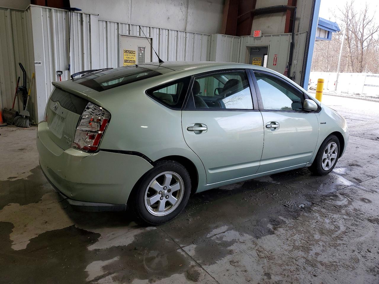 2009 TOYOTA PRIUS BASE photo 5