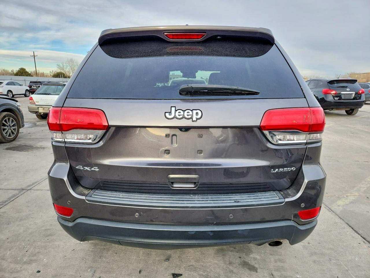 2018 JEEP GRAND CHEROKEE LAREDO photo 6