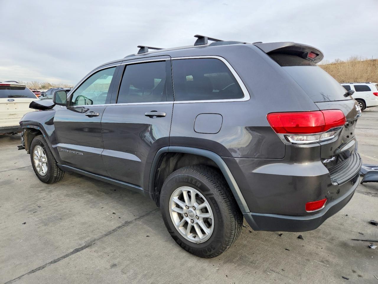 2018 JEEP GRAND CHEROKEE LAREDO photo 2