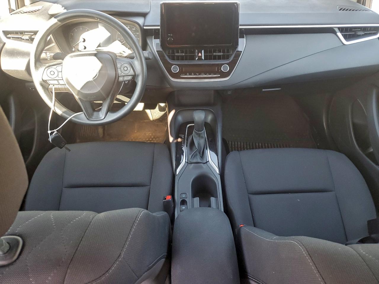 2025 TOYOTA COROLLA LE photo 22