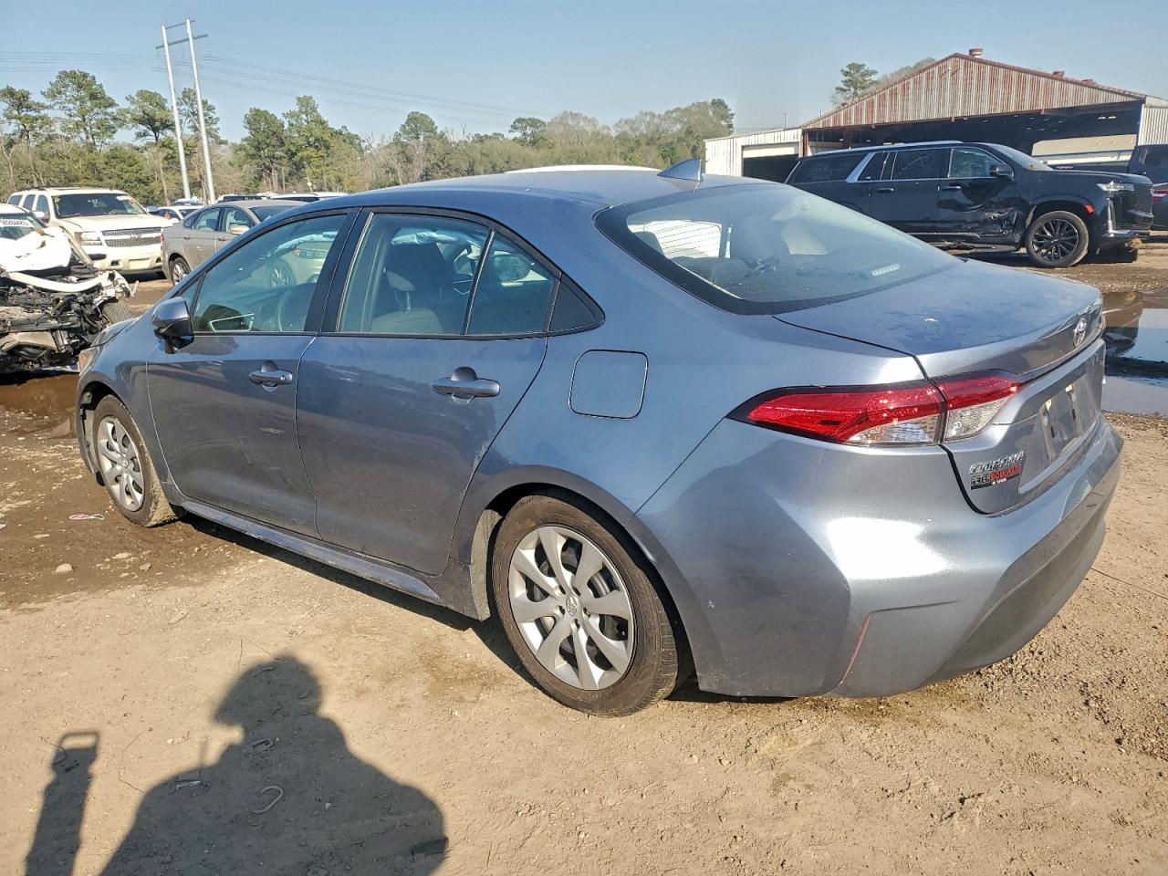 2025 TOYOTA COROLLA LE photo 4