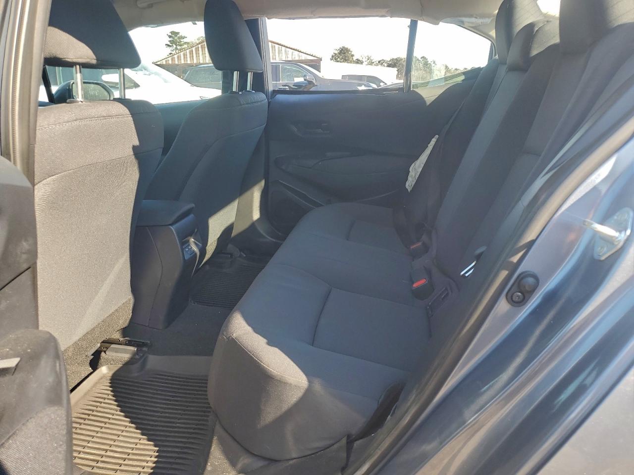 2025 TOYOTA COROLLA LE photo 28