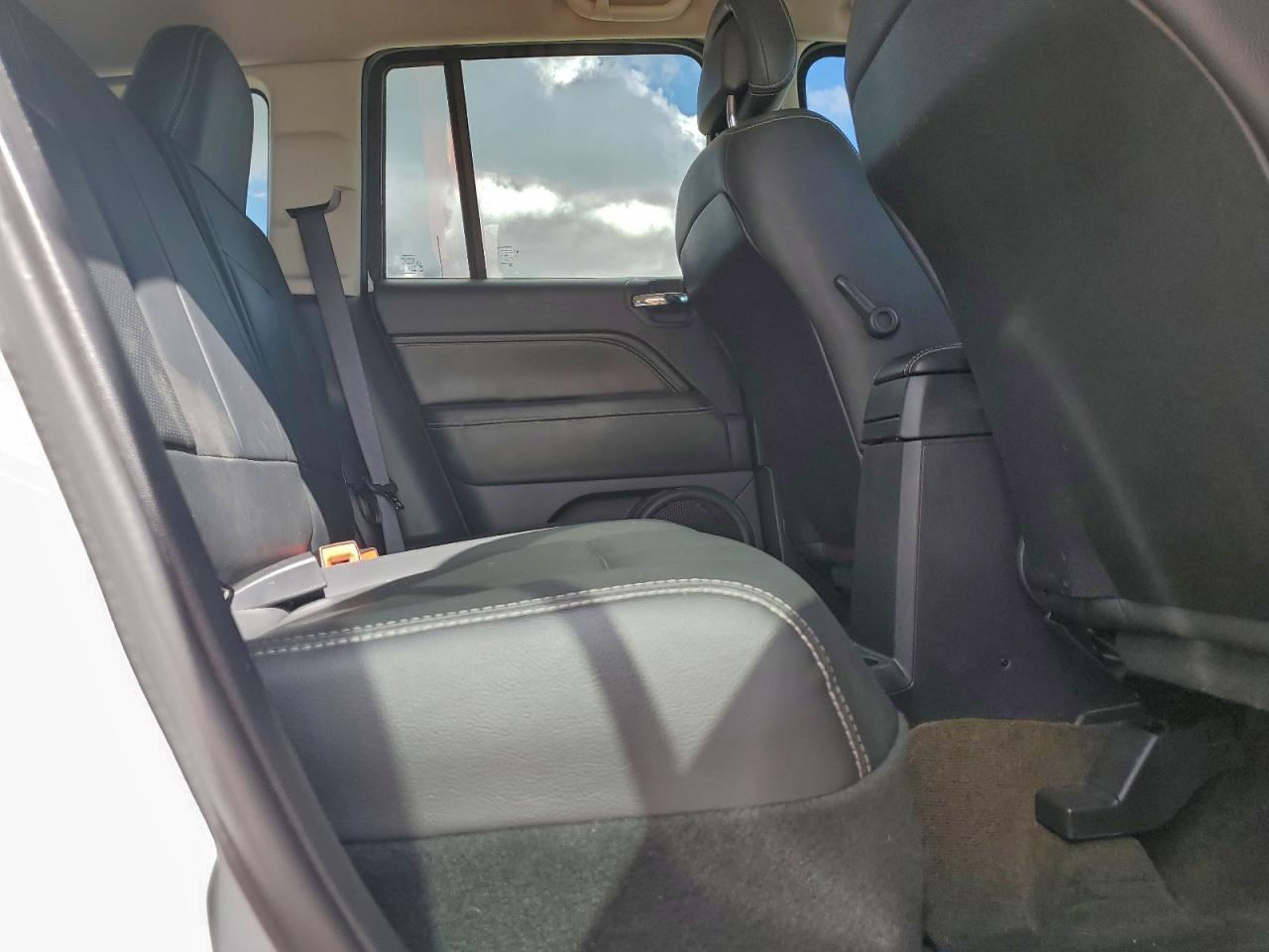 2016 JEEP COMPASS LATITUDE photo 11