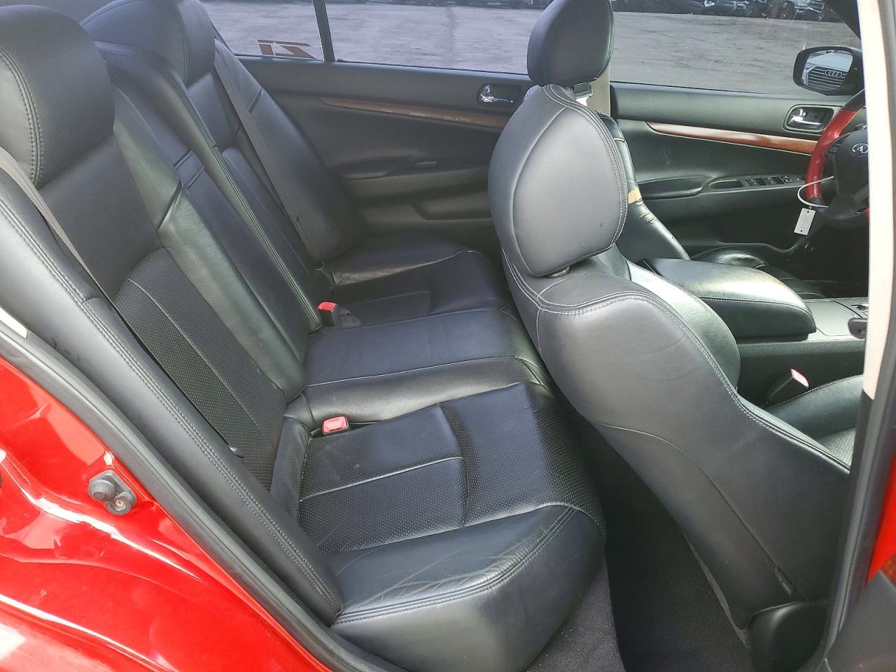 2009 INFINITI G37 photo 10
