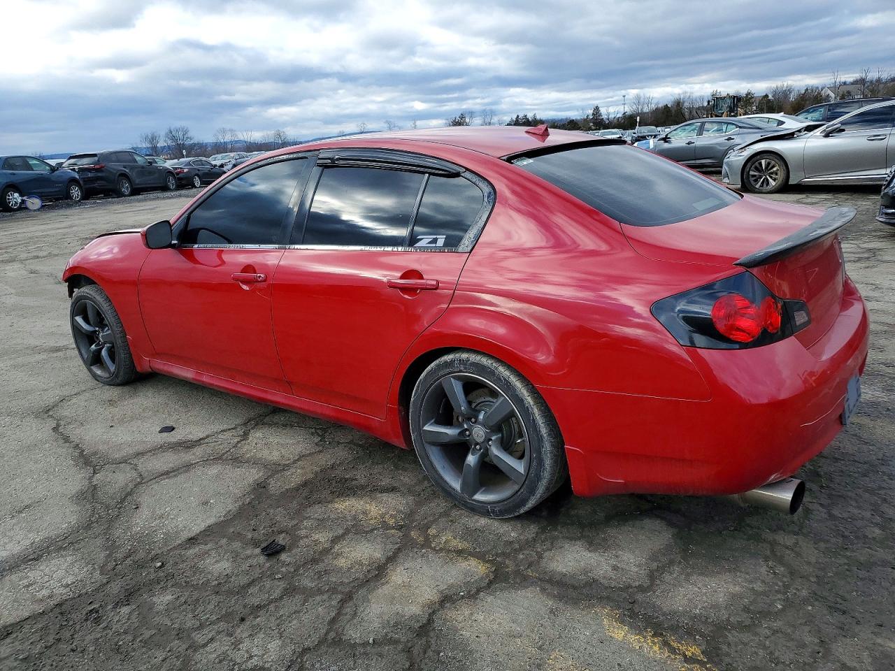 2009 INFINITI G37 photo 2
