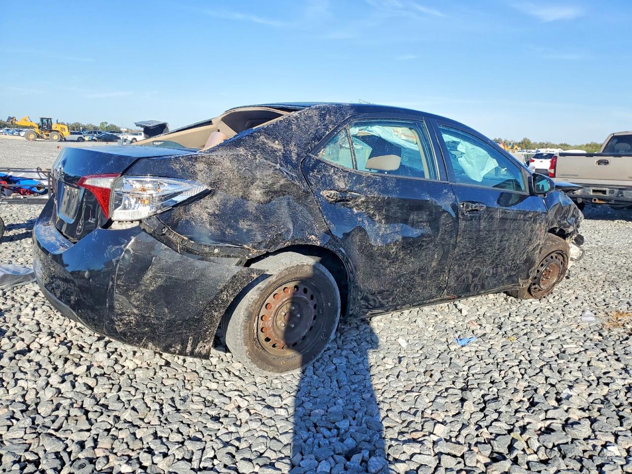 2014 TOYOTA COROLLA L photo 3