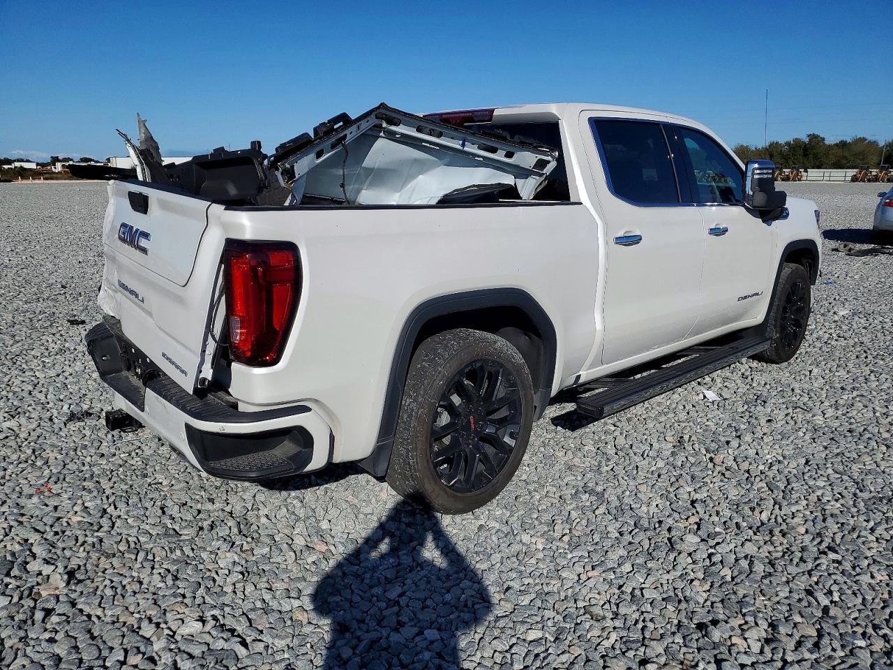 2025 GMC SIERRA K1500 DENALI photo 5