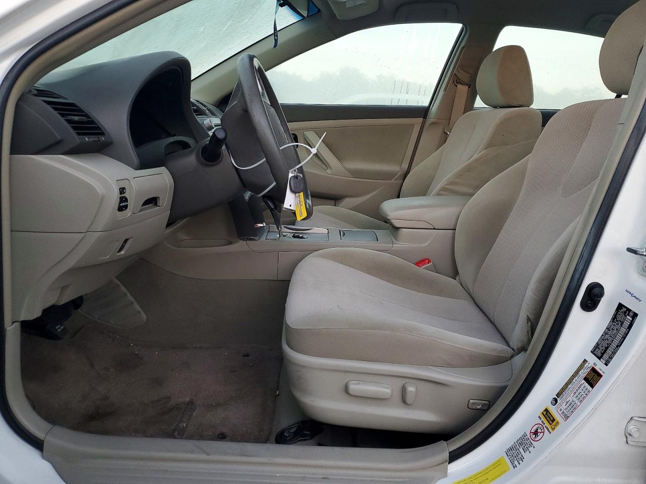 2010 TOYOTA CAMRY BASE photo 7