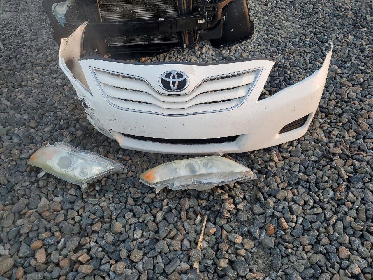 2010 TOYOTA CAMRY BASE photo 12