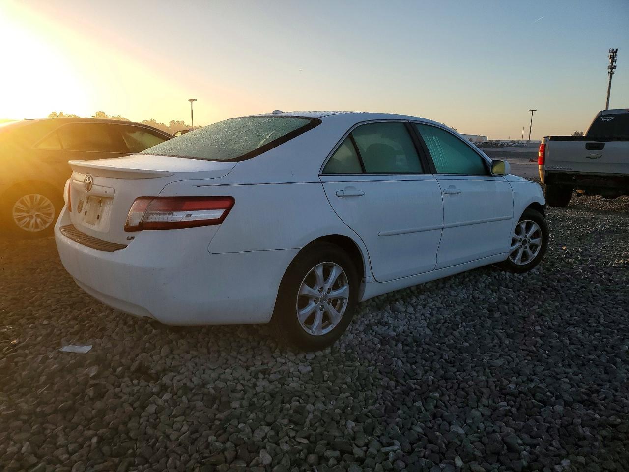 2010 TOYOTA CAMRY BASE photo 3