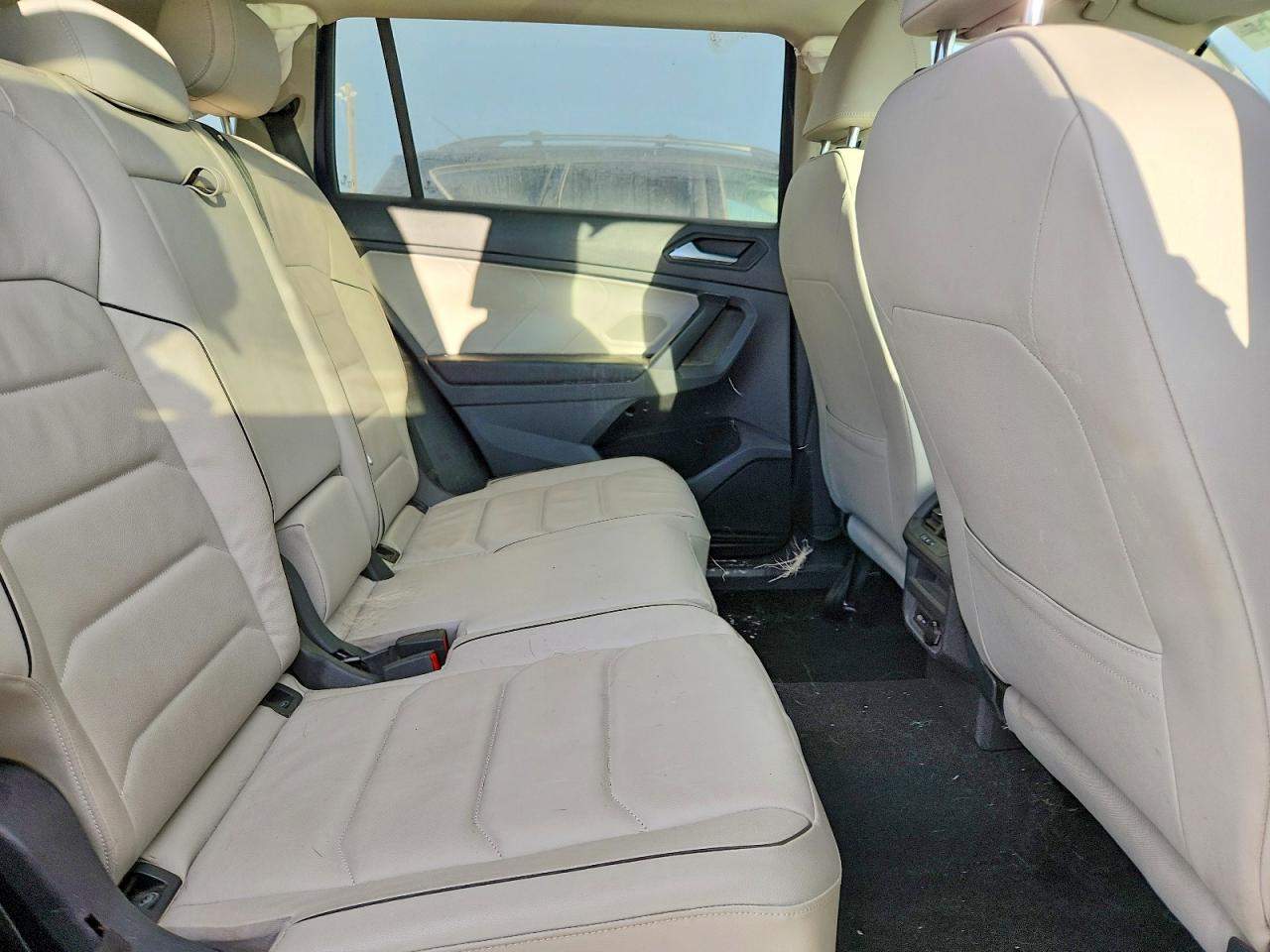 2021 VOLKSWAGEN TIGUAN SEL PREMIUM R-LINE photo 11